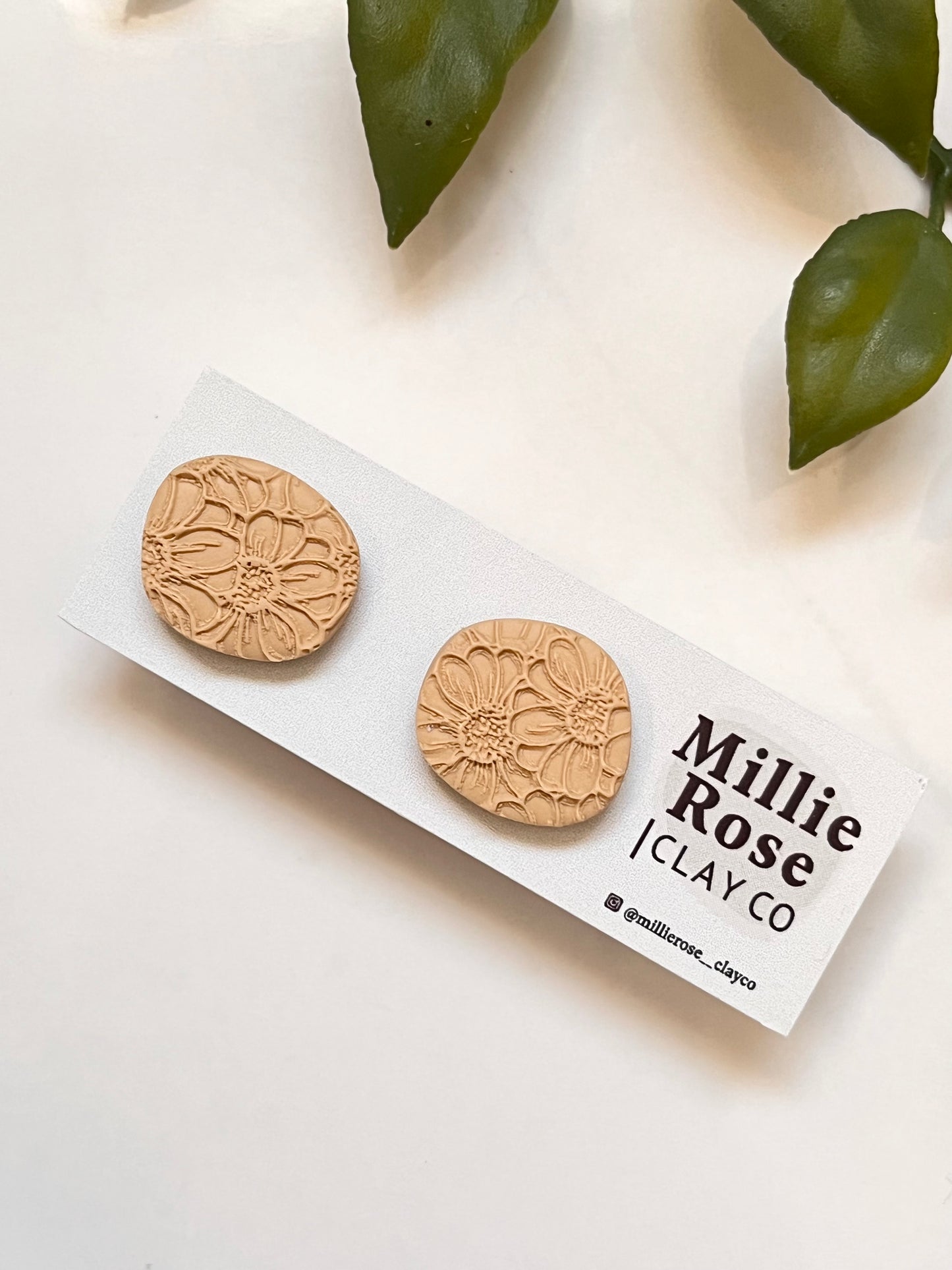 Ecru Sunflower Texture Organic Stud