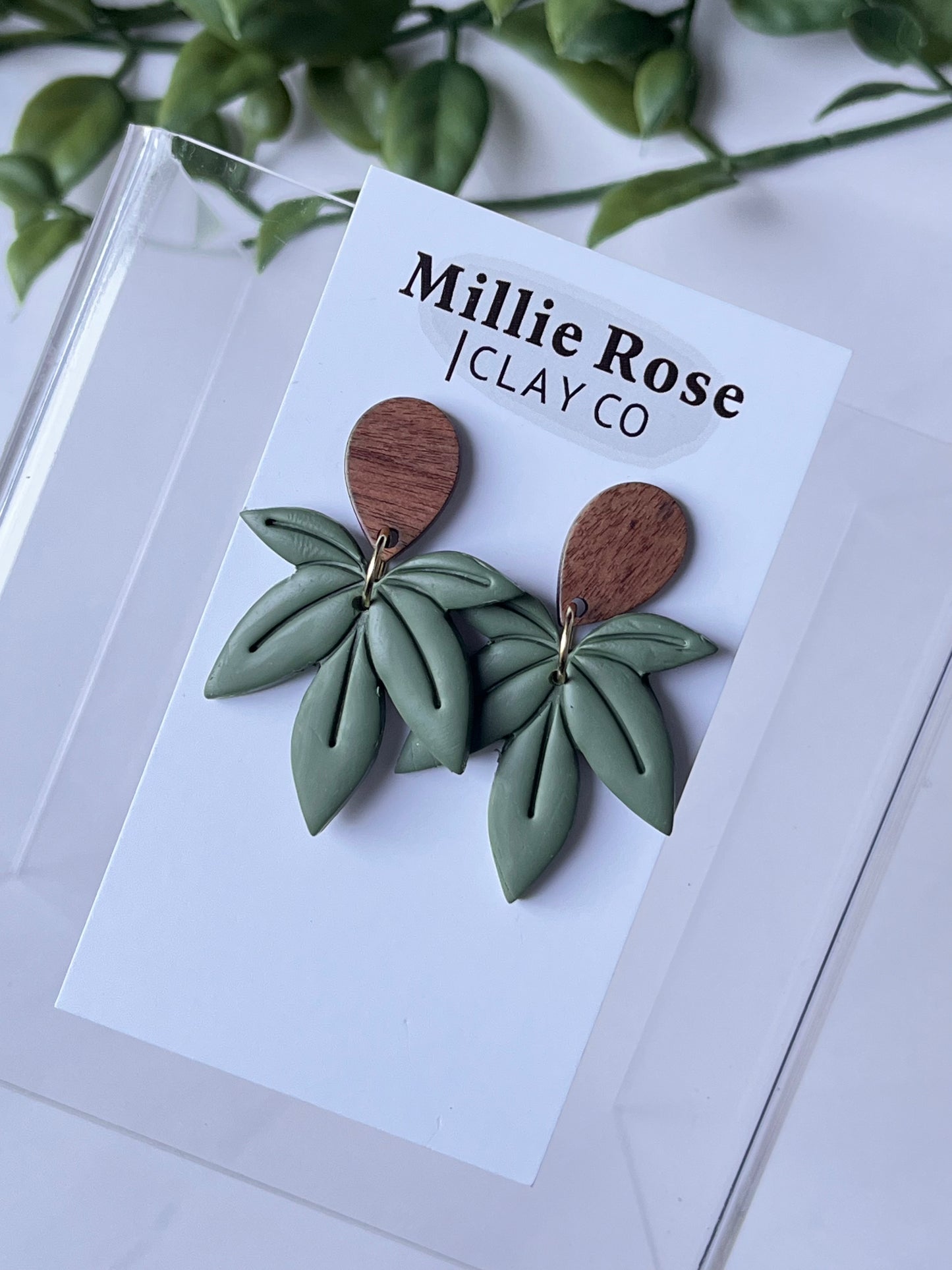 Dark Green Embossed Leaf Dangle w/ Wood Tear Drop Stud (Gold)