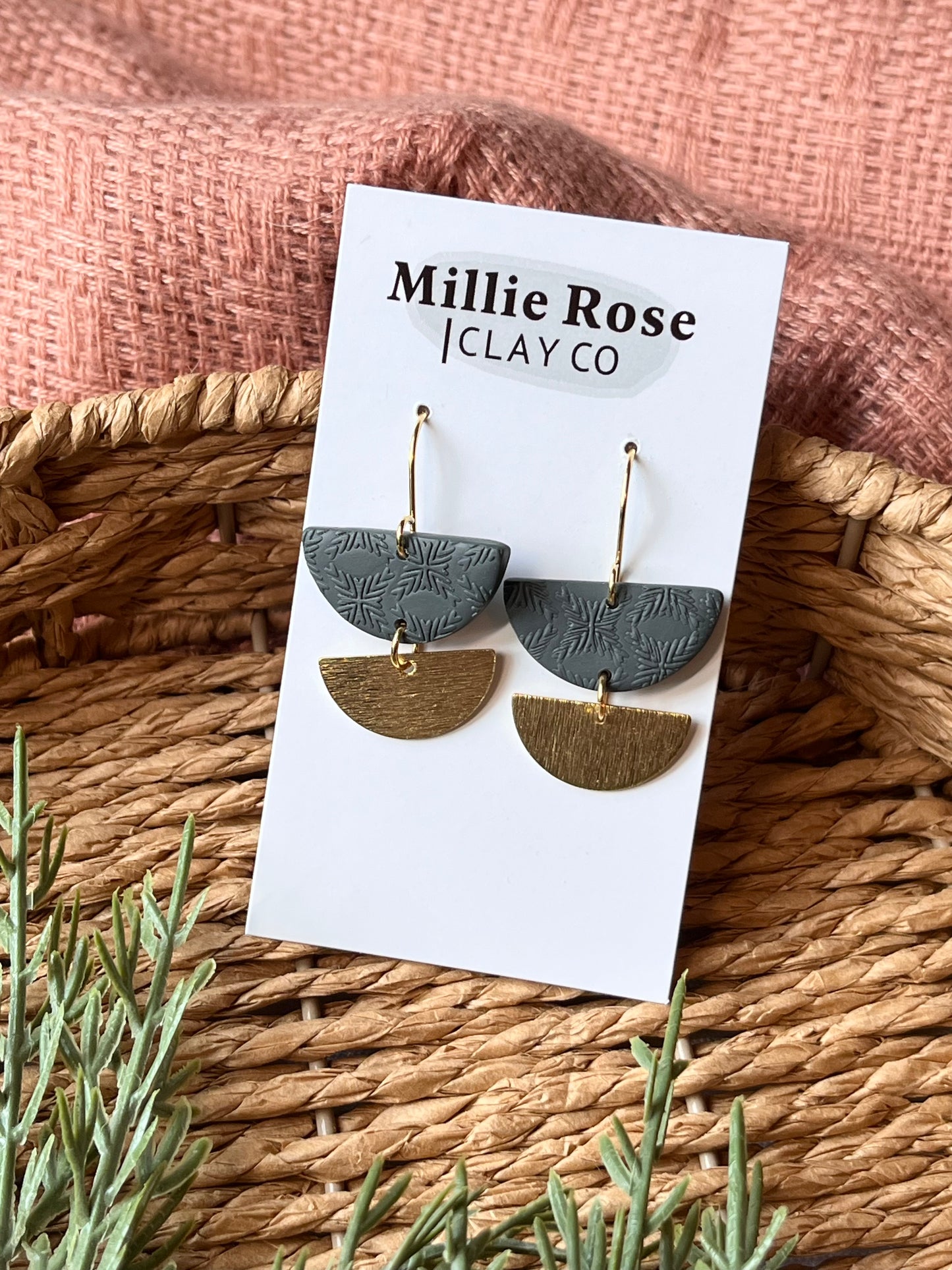 The Daisy-Mandala Texture (Dark Green)