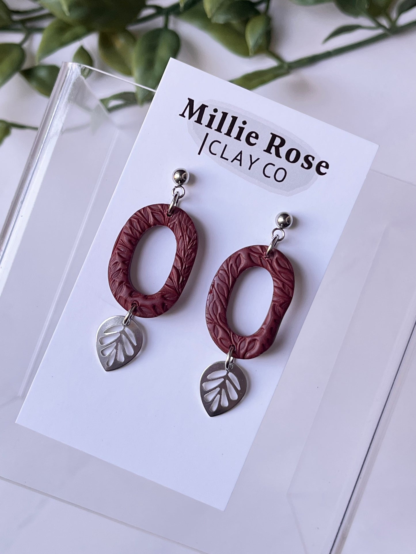 Leaf Texture Oval Dangle w/ Silver Ball Stud & Leaf Charm (Burgundy)