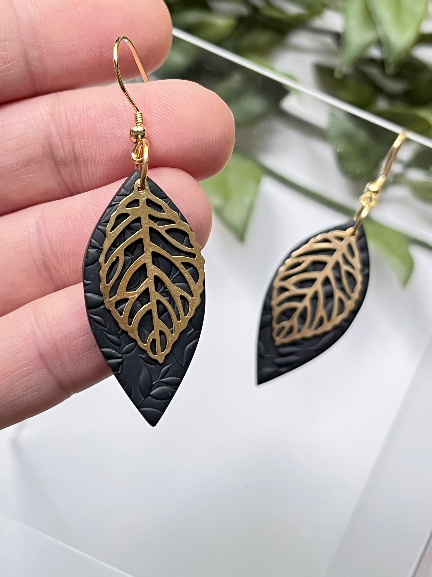 The Holly (Black)