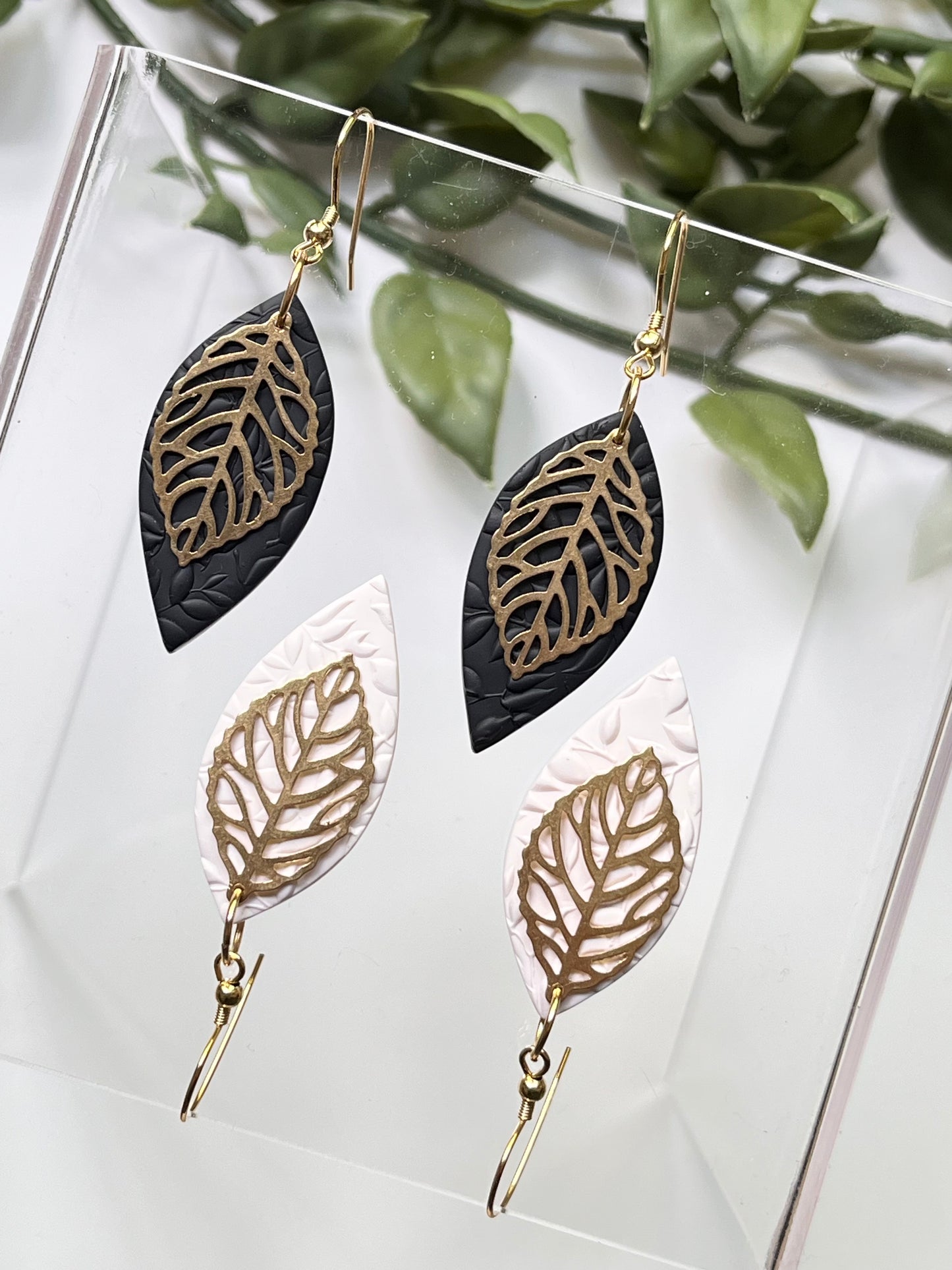 The Holly (Black)