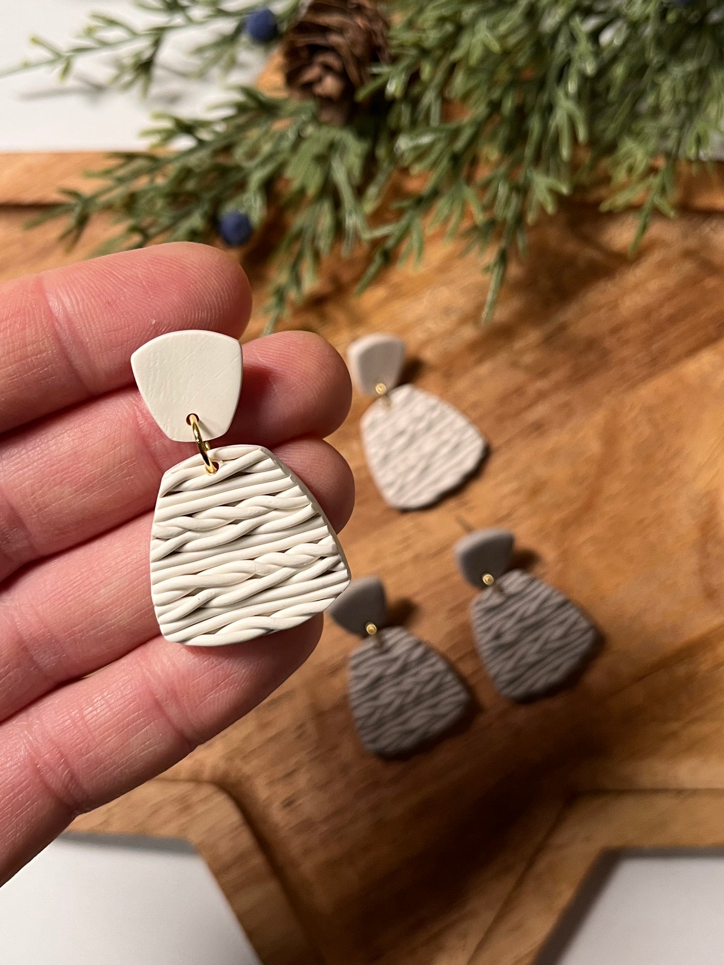 Knitted Clay Stud Dangle (Cream)