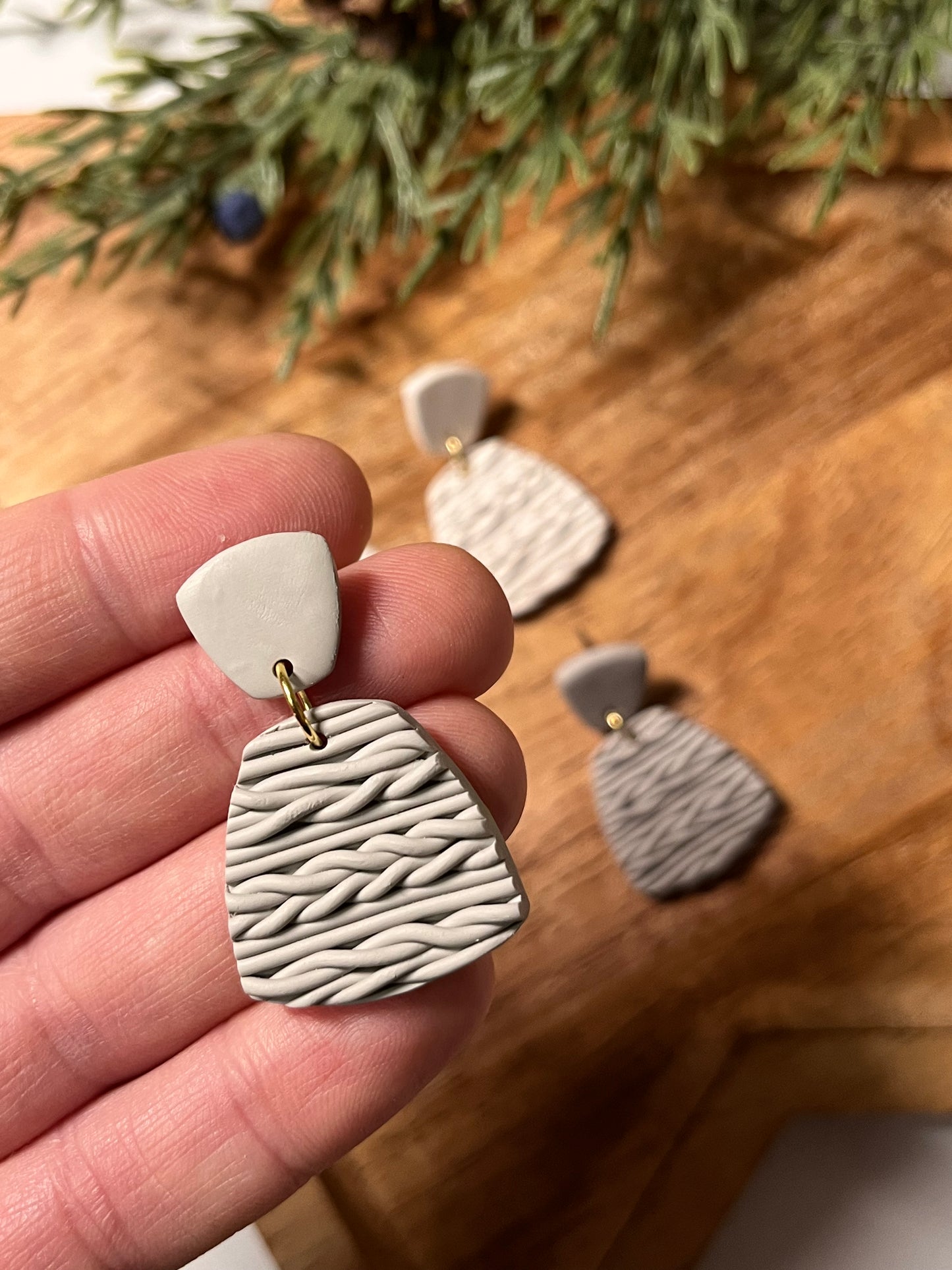 Knitted Clay Stud Dangle (Gray)