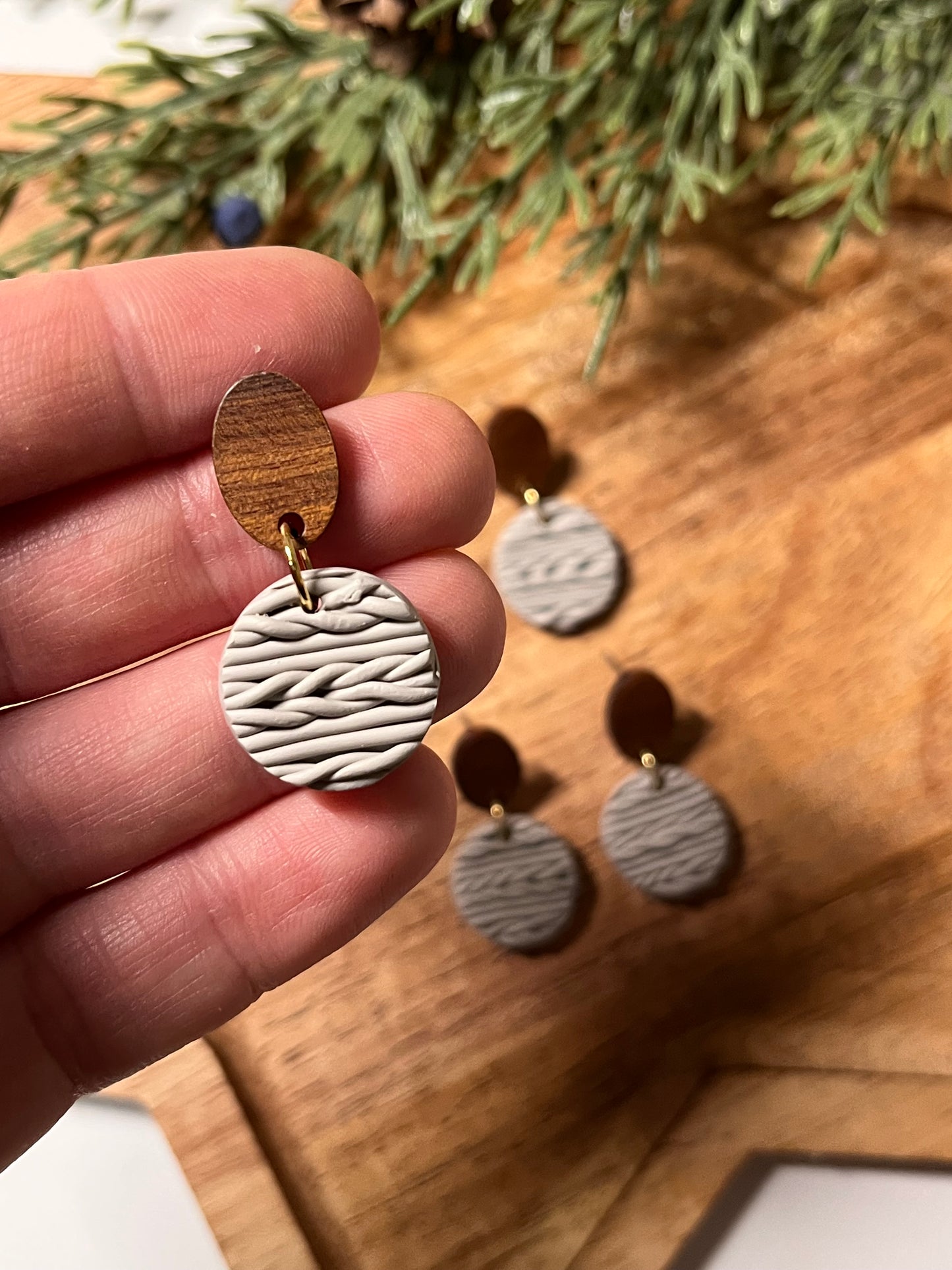 Knitted Circle Wood-Top Stud Dangle (Gray)