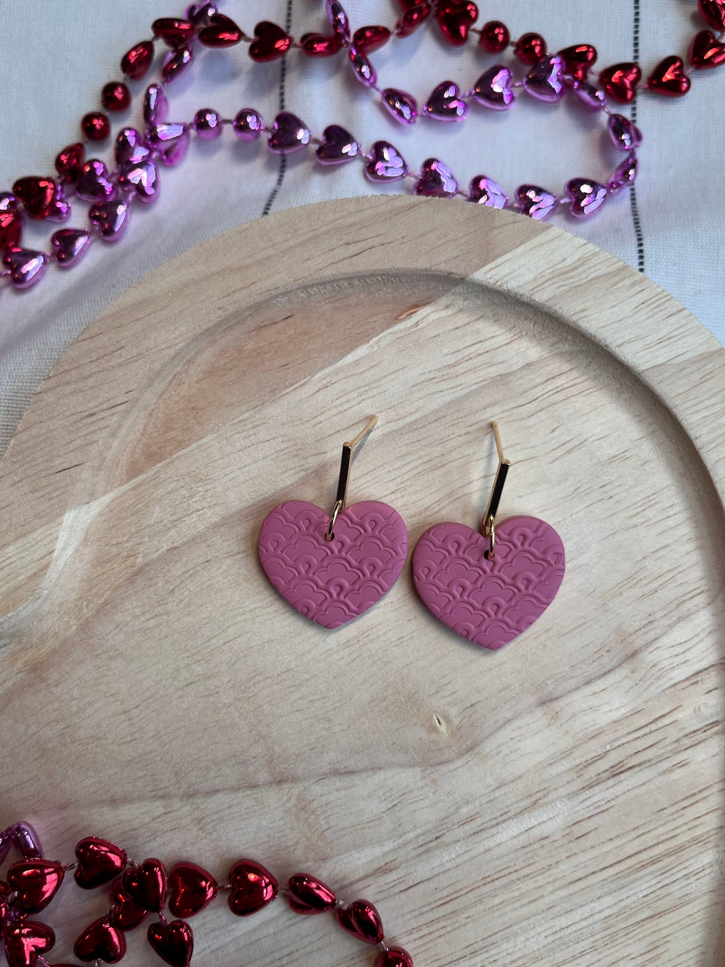Romantic Textured Heart w/ Gold Bar Stud (Pink)