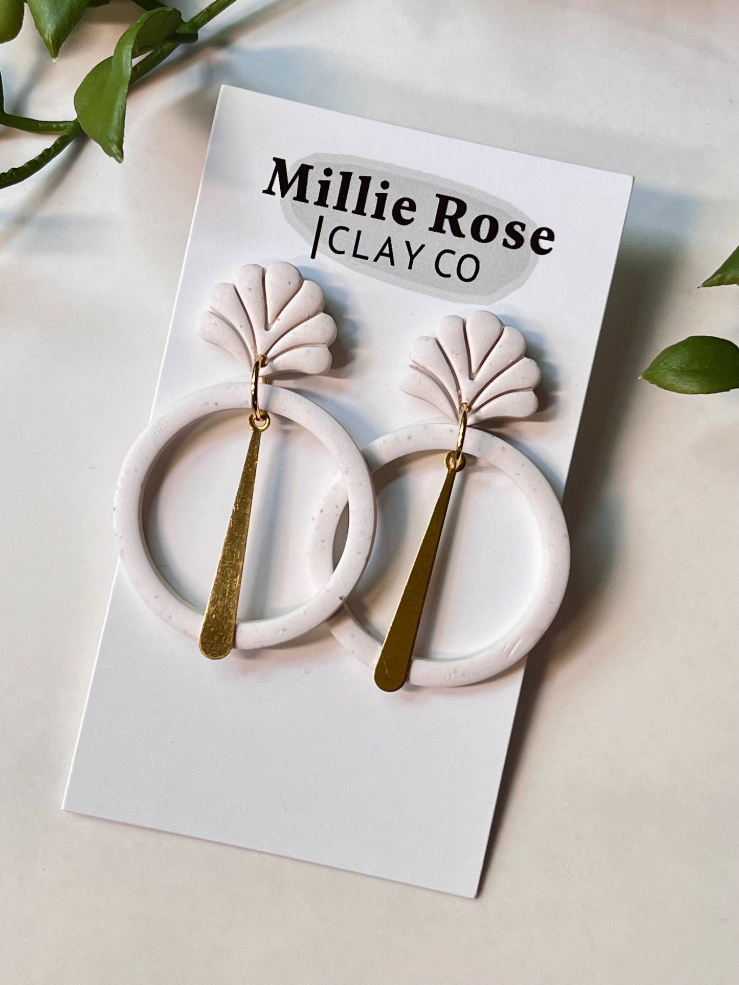 White Pearl Circle Dangle w/ Embossed Clay Stud (Gold)