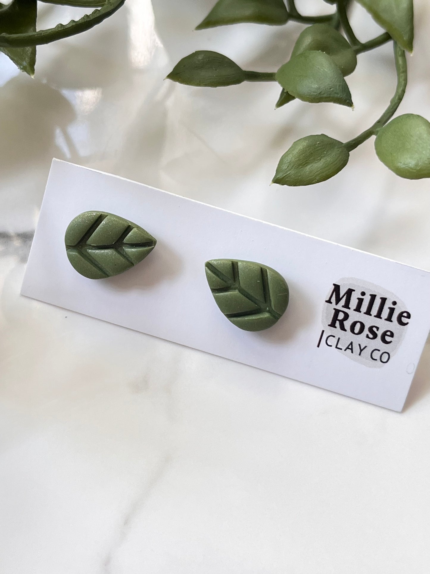 Green Pearl Leaf Stud