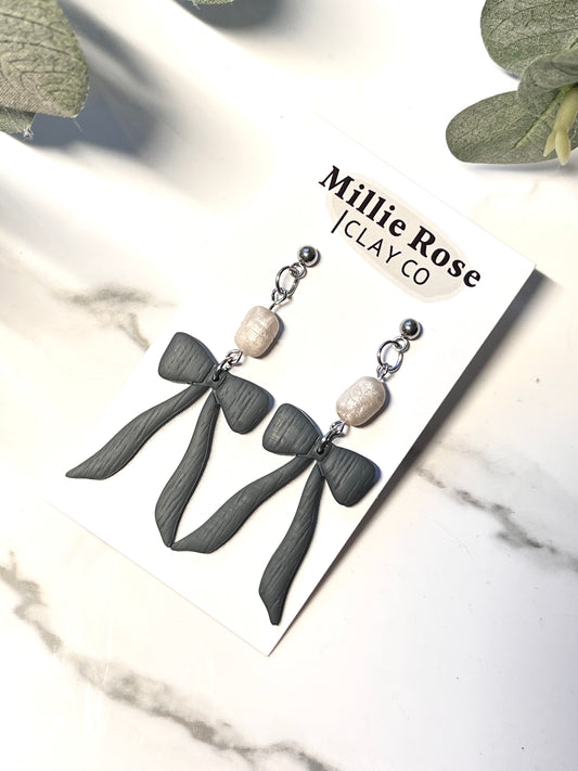 Deep Green Bow Dangle w/ Clay Pearl (Silver)