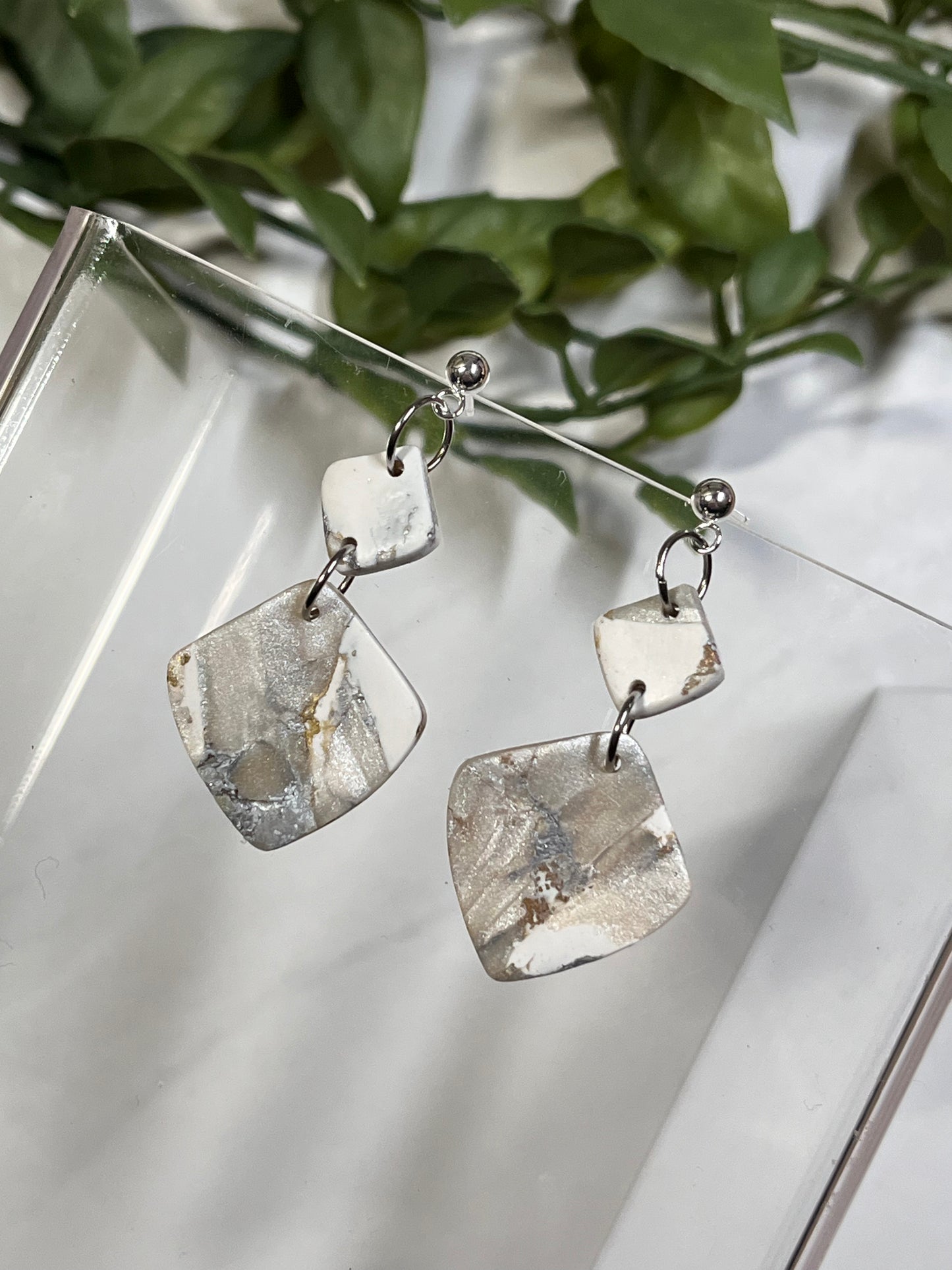Pearl Marble Flared Diamond Dangle (Silver)
