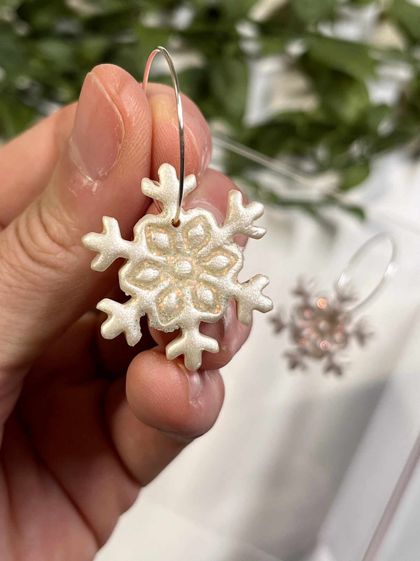 Pearl Glitter Snowflake w/ Silver Hoop