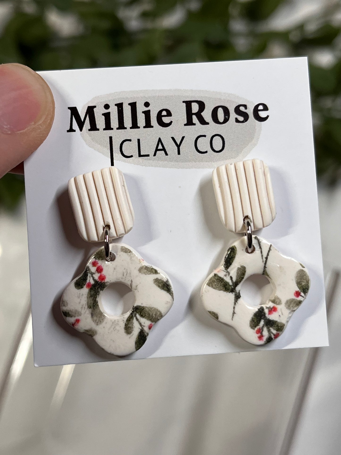 Green Holiday Floral Mini Flower Dangle w/ Clay Stud (Silver)