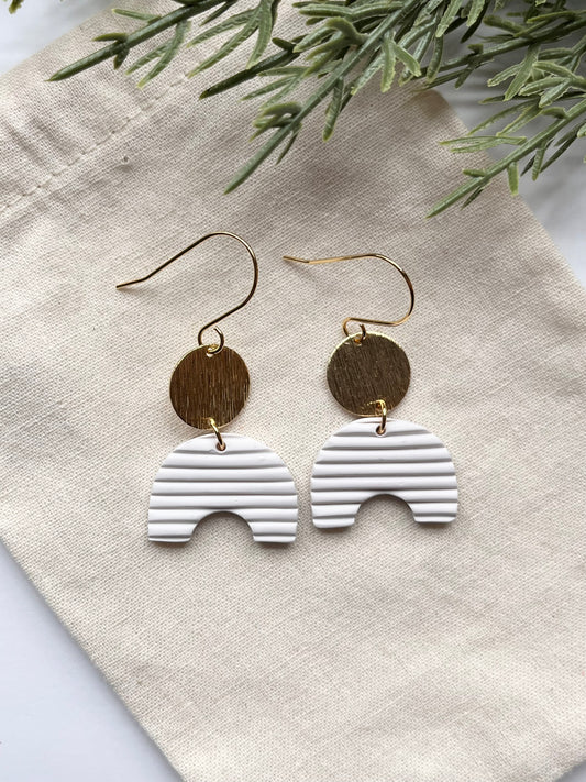 Striped U-Shape Hook Dangle w/ Circle Charm (Cream)